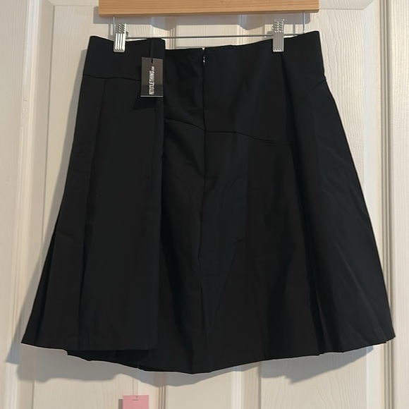 PrettyLittleThing Black Pleated Mini Skirt NWT - Picture 4 of 11